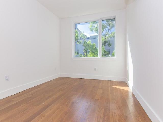 Room for rent in Arverne, New York