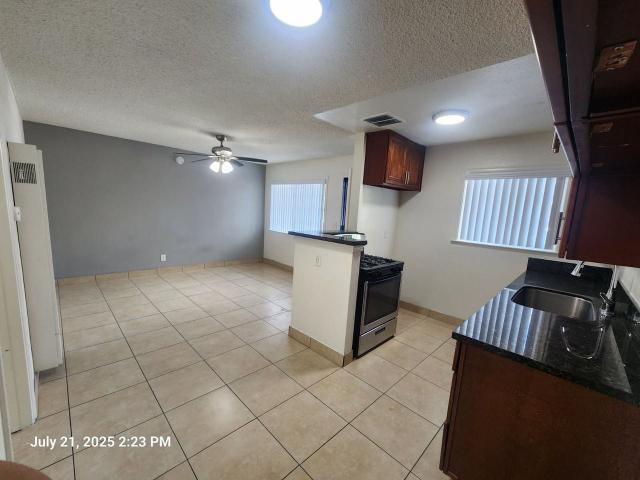 Apartment for rent in Santa Ana, California