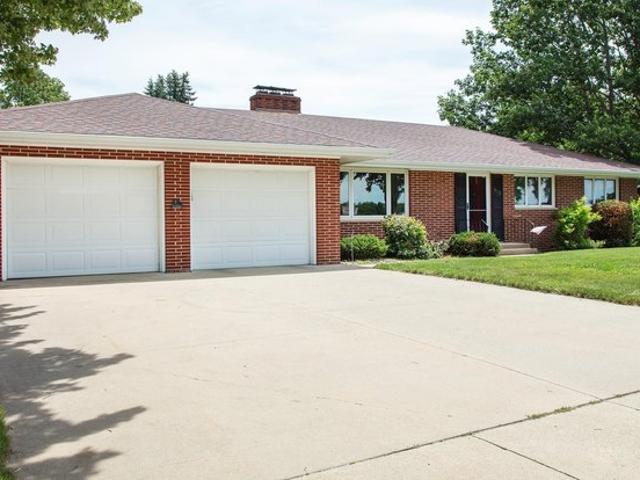 House for sale in Waverly, Iowa