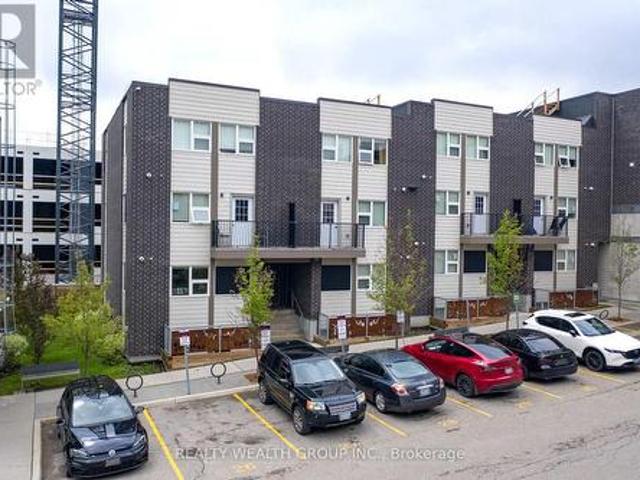 Townhouse for sale in Waterloo, Ontario