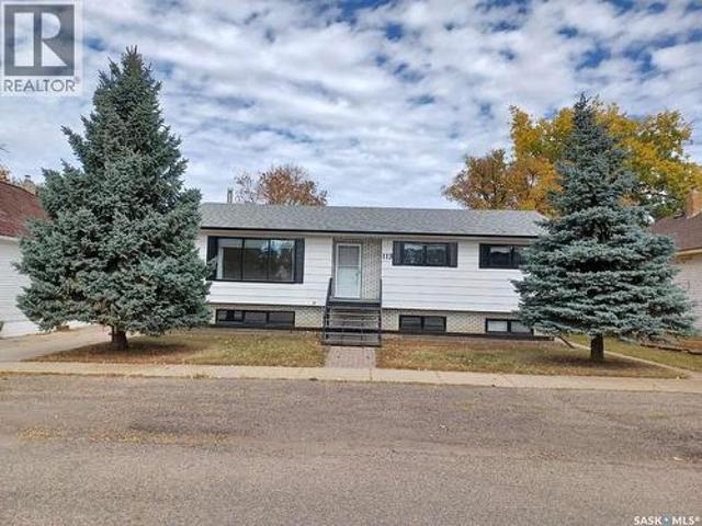House for sale in Gravelbourg, Saskatchewan