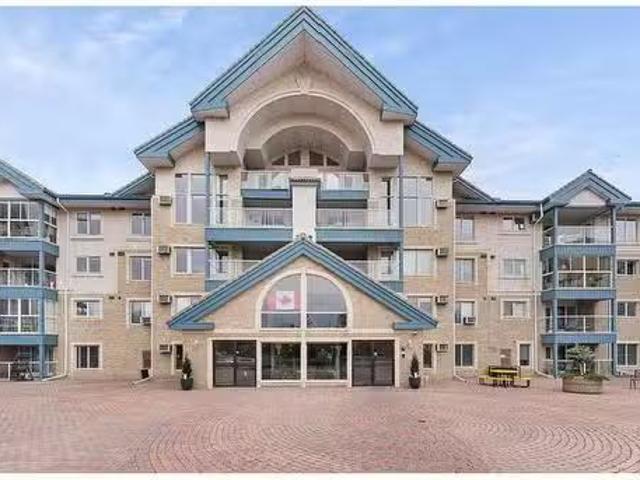 Condo for sale in Signal Hill, Calgary