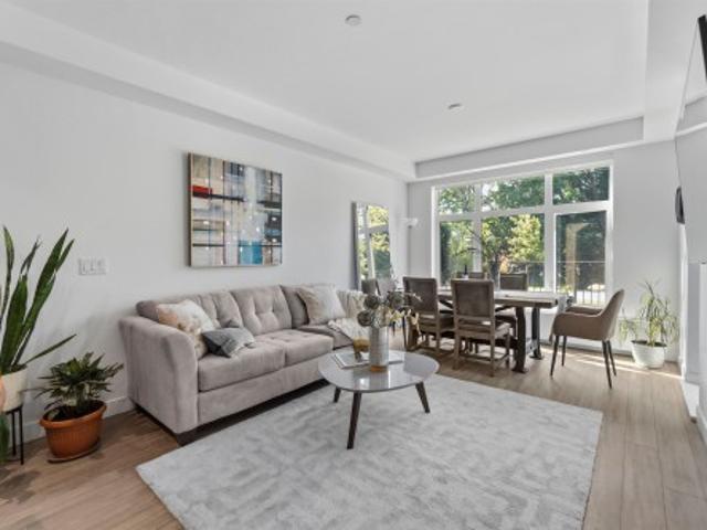 Townhouse for sale in Moodyville, North Vancouver