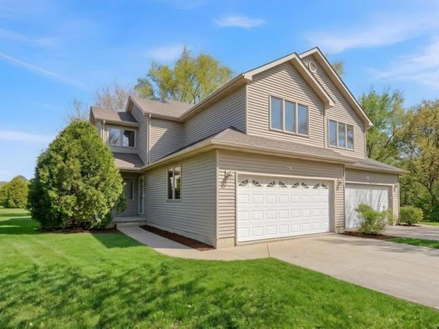 Townhouse for sale in Dekalb, Illinois