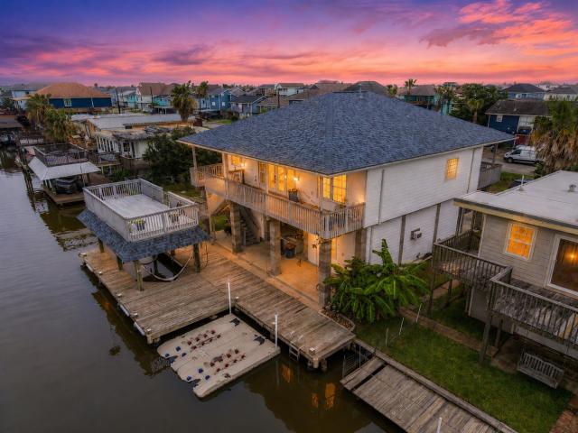 House for sale in Hitchcock, Texas