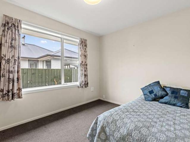 House for sale in Chaslands, Canterbury