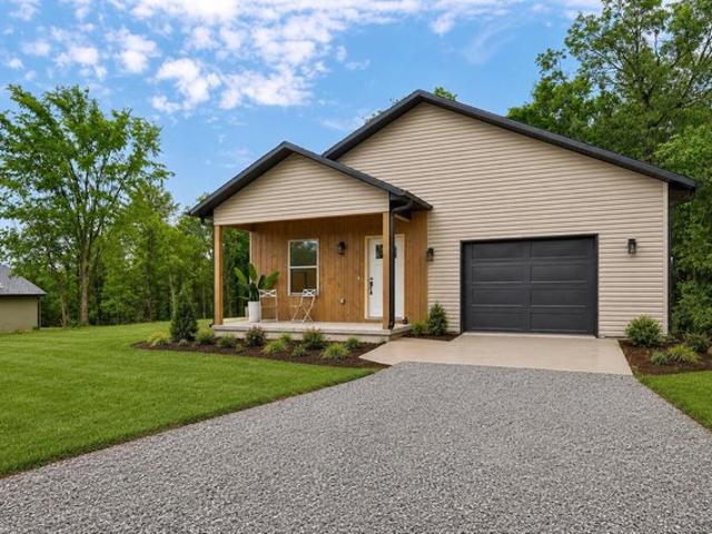 House for sale in Stone, Missouri