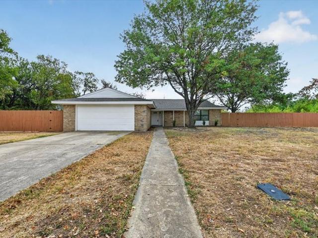 House for sale in Red Oak, Ellis County