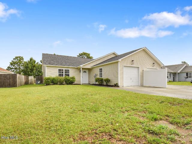 Townhouse for sale in Hubert, North Carolina