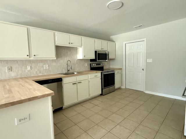 Townhouse for sale in Hubert, North Carolina