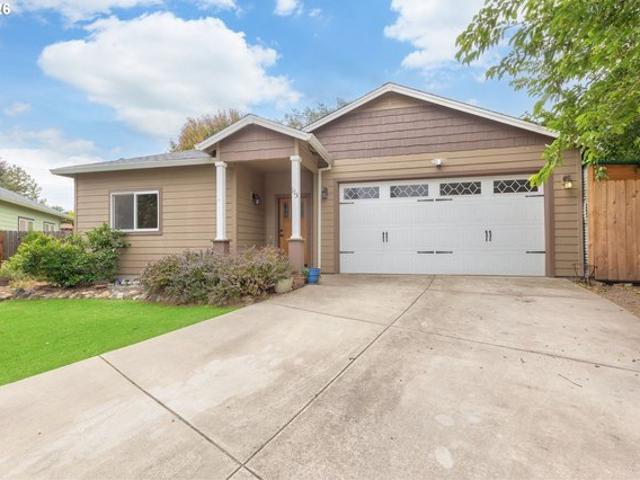 House for sale in Phoenix, Jackson County
