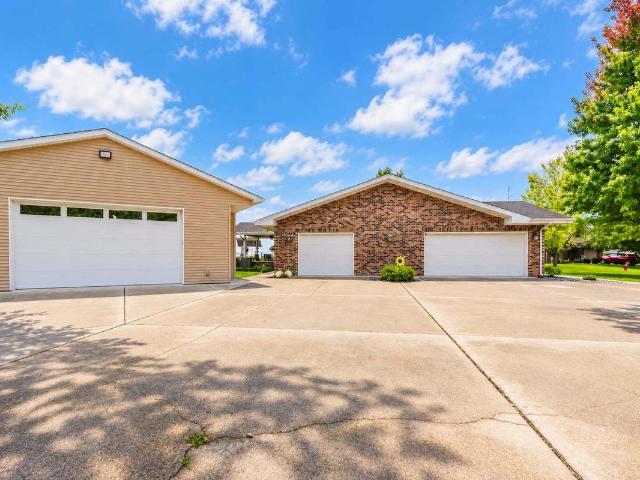 House for sale in Lexington, McLean County