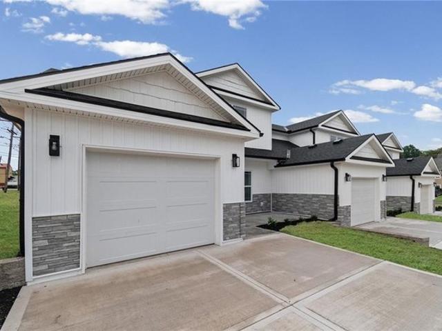 Townhouse for sale in Ray, Missouri