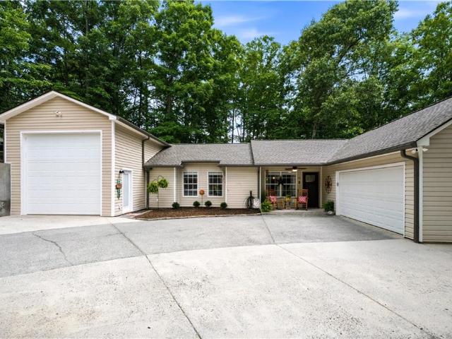 House for sale in Waleska, Georgia