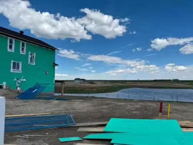 House for sale in Strathmore, Alberta