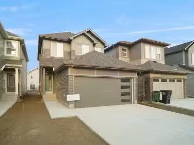 House for sale in Fort Saskatchewan, Alberta