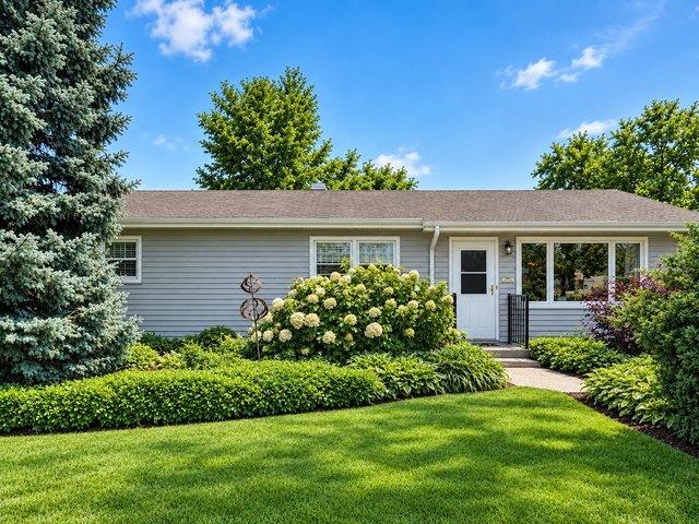 House for sale in Farmingdale, Darien