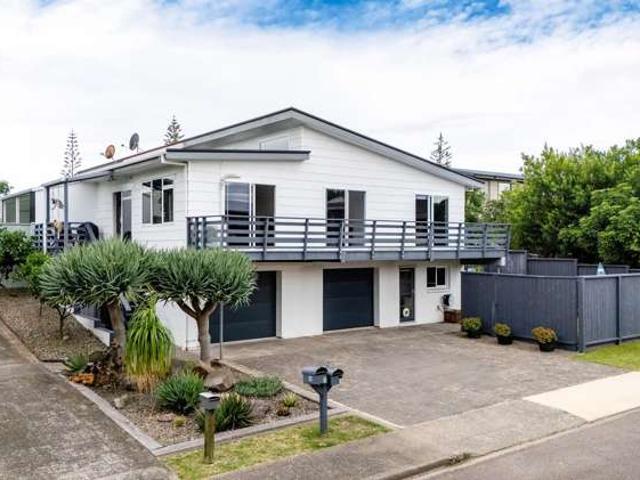 Townhouse for sale in Ohope Beach, Bay Of Plenty