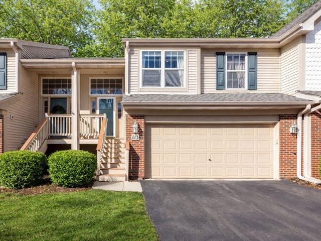 Townhouse for sale in Streamwood, Illinois