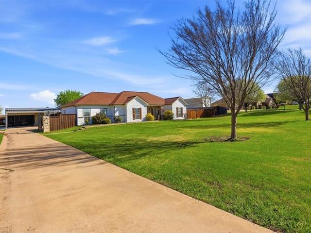House for sale in Ellis, Texas