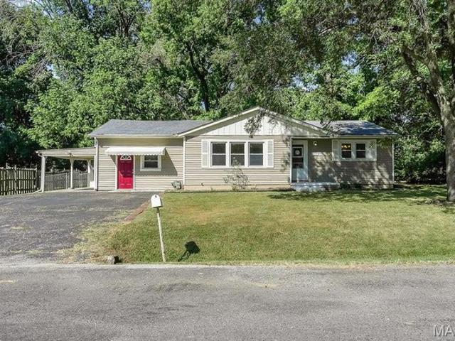 House for sale in Fairview Heights, Illinois