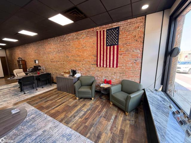 Commercial for sale in Mount Pleasant, Iowa