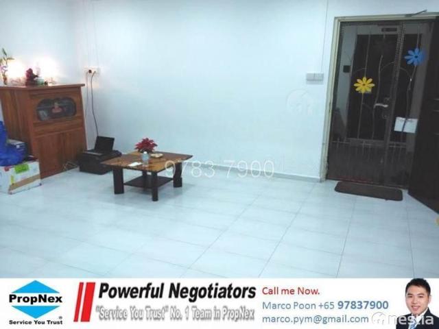 Apartment for sale in 19 North East, Hougang