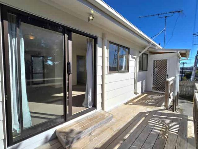 House for rent in Oratia, Oroua County