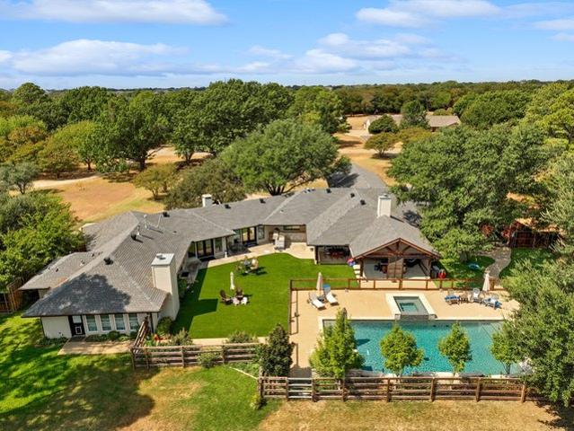 House for sale in Flower Mound Farms, Flower Mound