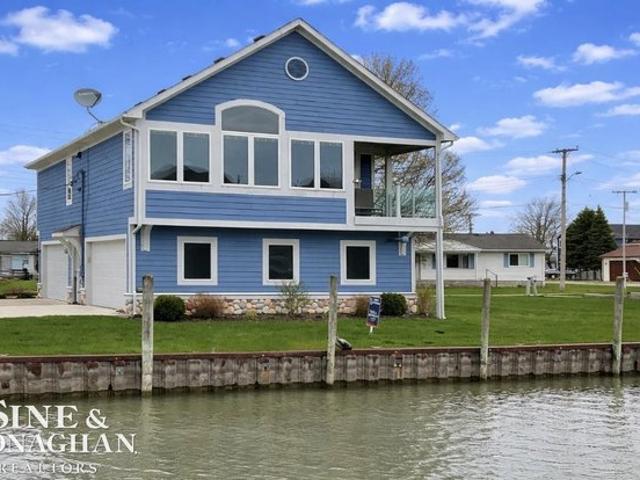 House for sale in Algonac, Saint Clair County