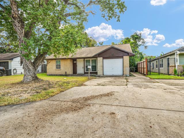 House for sale in Lake Jackson, Brazoria County