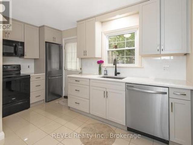House for sale in St. Catharines, Golden Horseshoe