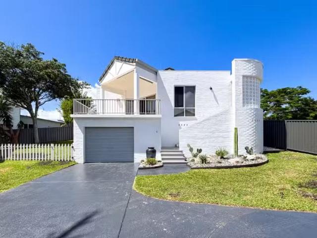 Condo for rent in Korora, New South Wales