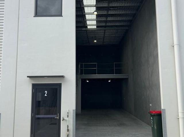 Warehouse for rent in Toombul, Queensland