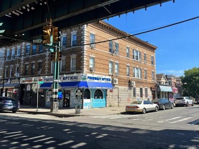 House for sale in Queens, Arverne