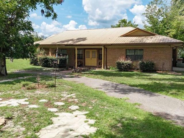 House for sale in Suwannee, Florida