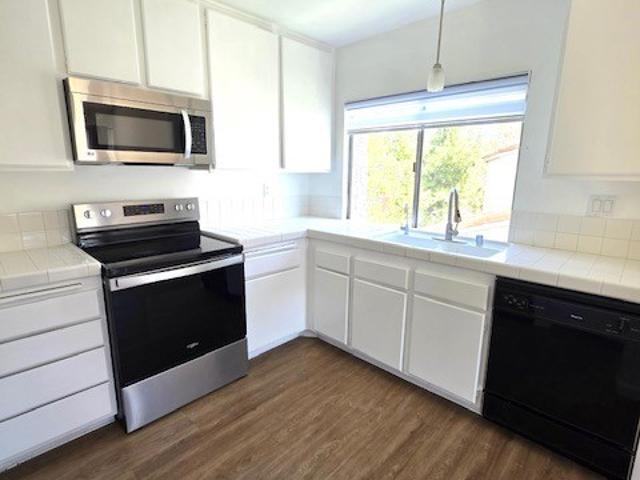 Property for rent in Canoga Park, California
