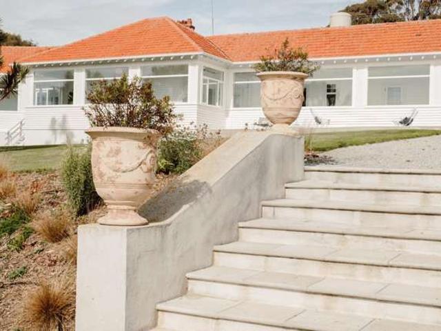 House for sale in Otakou