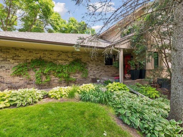 Townhouse for sale in Wayzata, Hennepin County