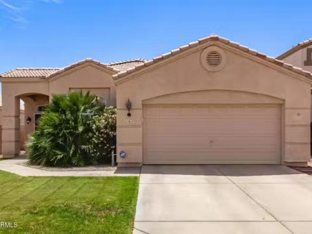 House for sale in Avondale