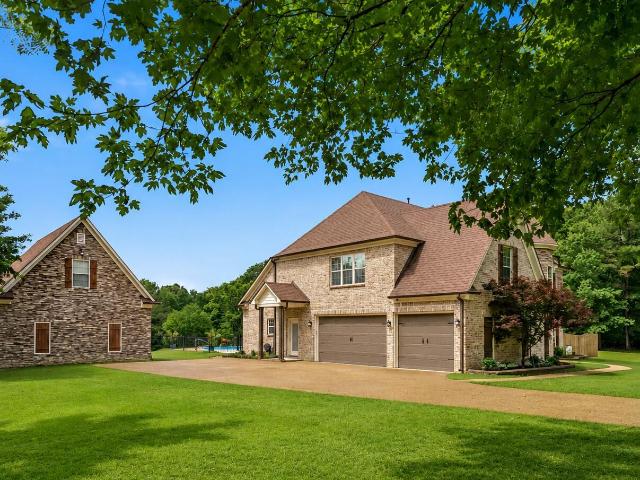 House for sale in Nesbit, Mississippi