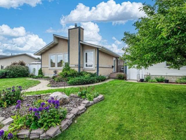 House for sale in Wedgewood, Alberta
