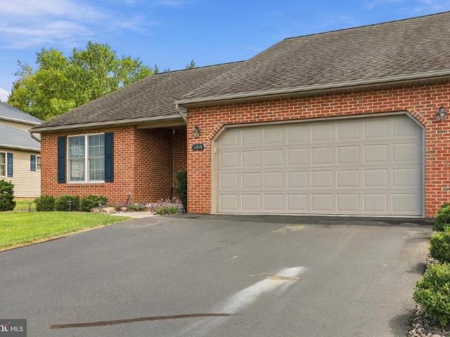 Townhouse for sale in Shady Grove, Pennsylvania