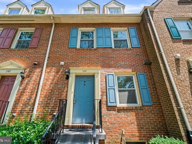 Townhouse for sale in Virginia