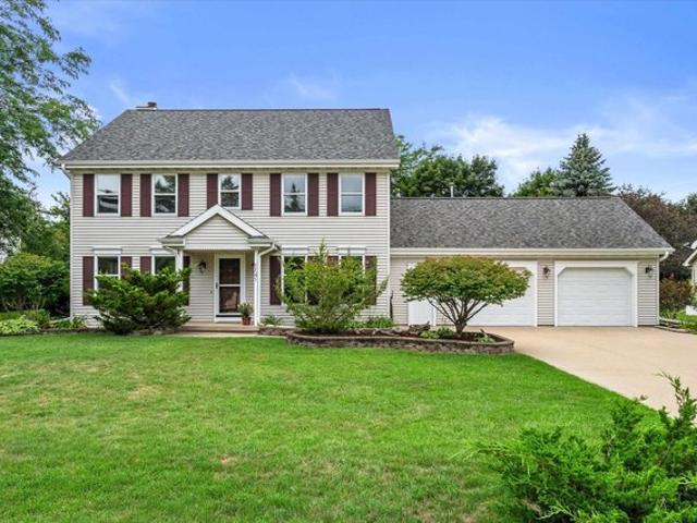 House for sale in Neenah, Winnebago County