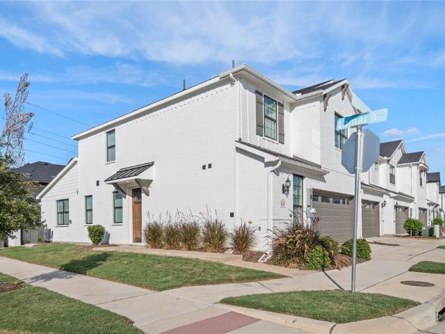 Townhouse for sale in Denton, Texas