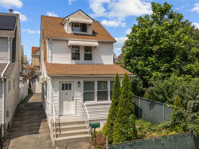 House for sale in Queens, Arverne