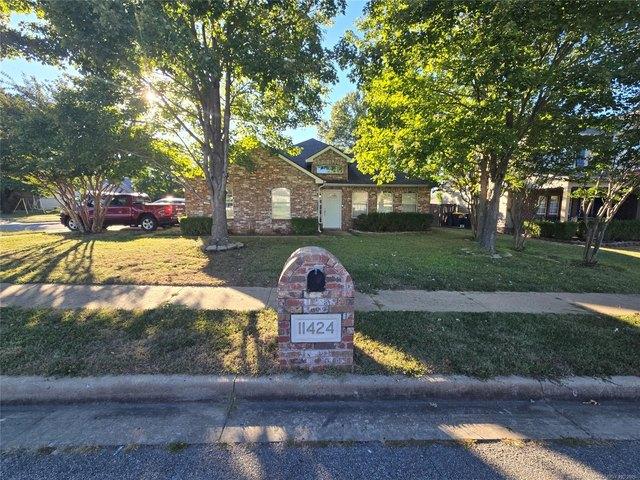 House for sale in Churchill Park, Jenks
