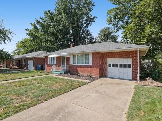House for sale in Alton, Illinois