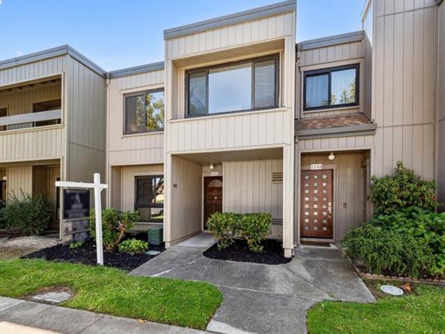 Townhouse for sale in Alameda, California